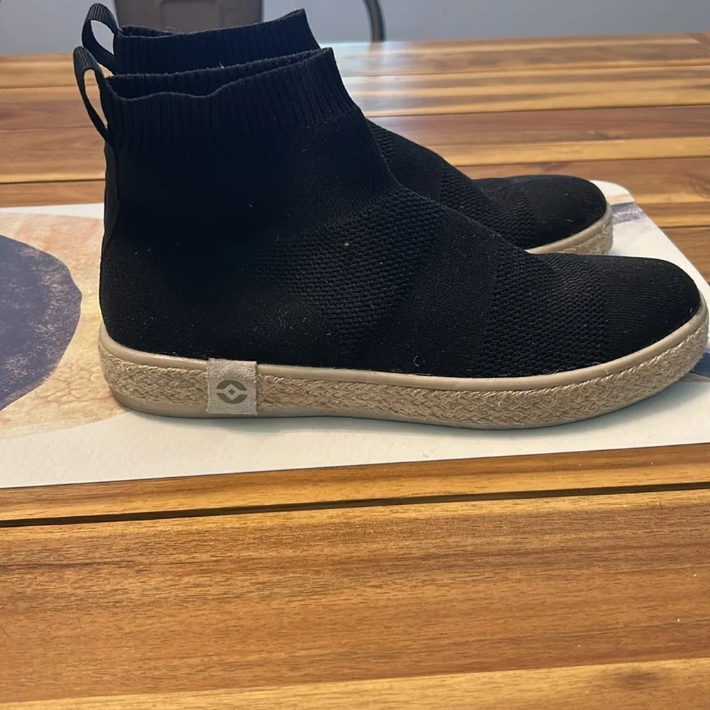 Nalho Knit Black Ankle Bootie - Picture 2 of 8